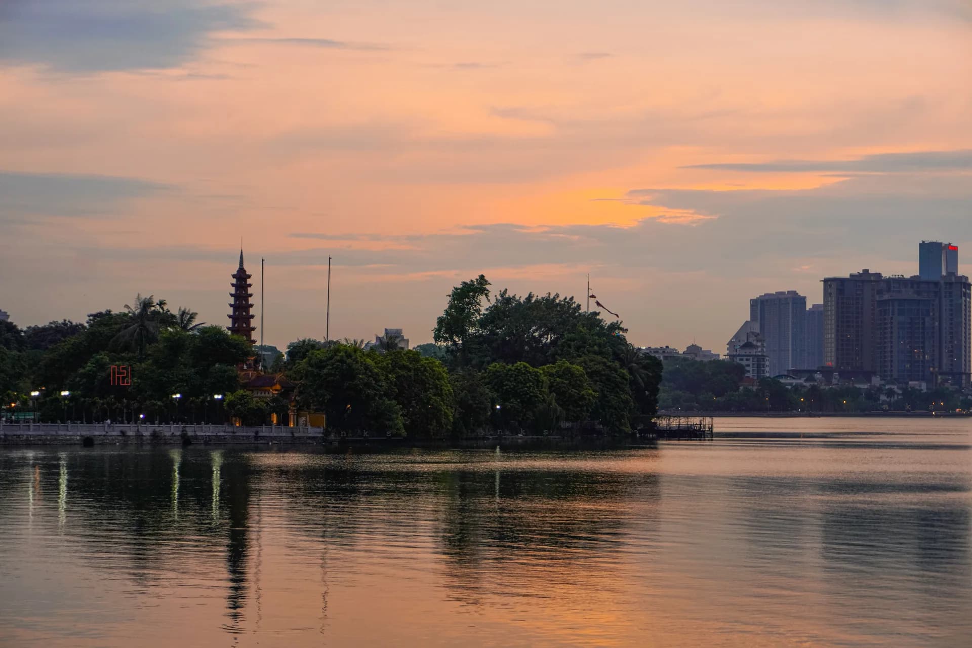 Hà Nội Tháng 9: Lễ Hội, Quán Ngon Và Gợi Ý Sống Chất